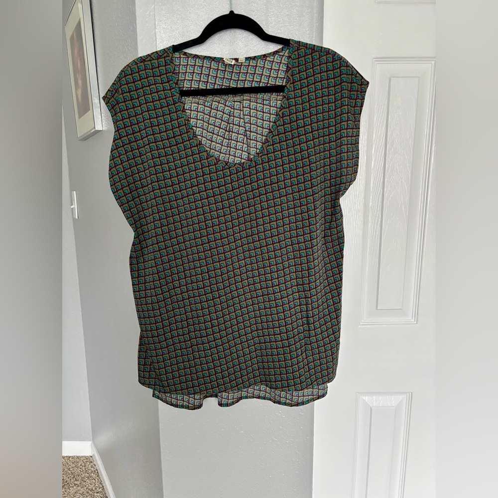 14th & Union Black and Green Patterned Blouse Size L 
Office Casual